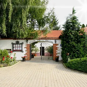 Hotel Golden Golem ***