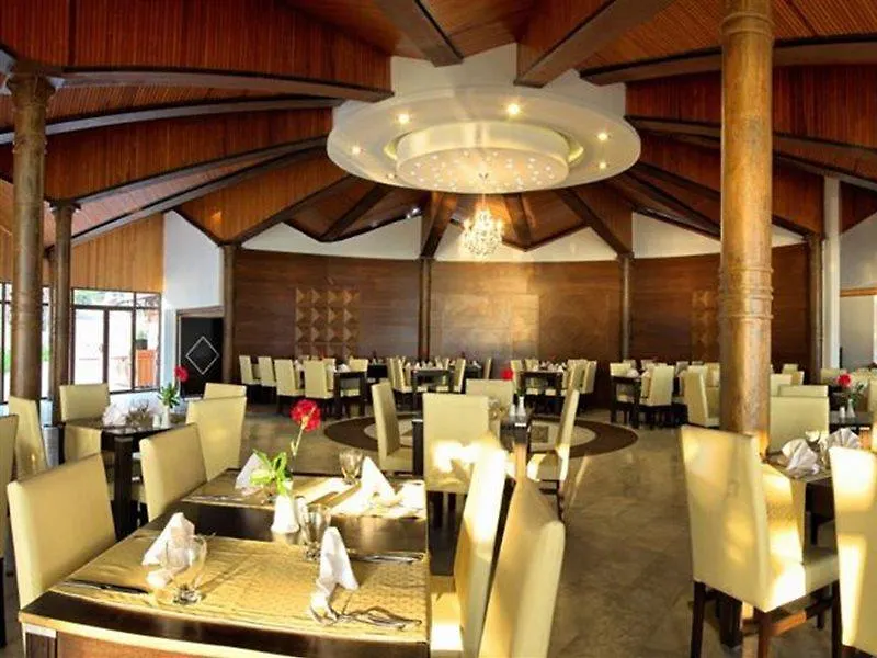 Omer Prime Holiday Resort Kusadasi 3*,
